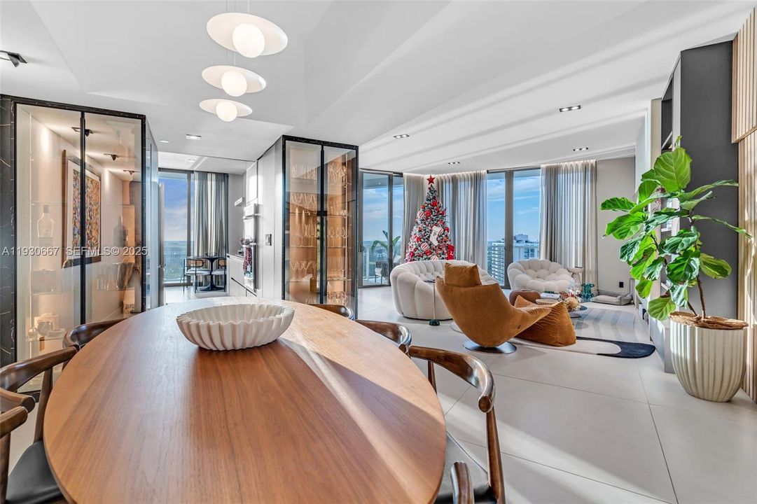 For Sale: $1,679,000 (3 beds, 2 baths, 2080 Square Feet)