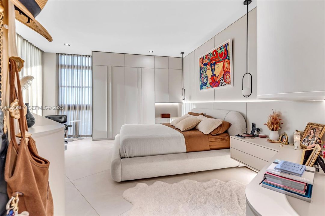 For Sale: $1,679,000 (3 beds, 2 baths, 2080 Square Feet)