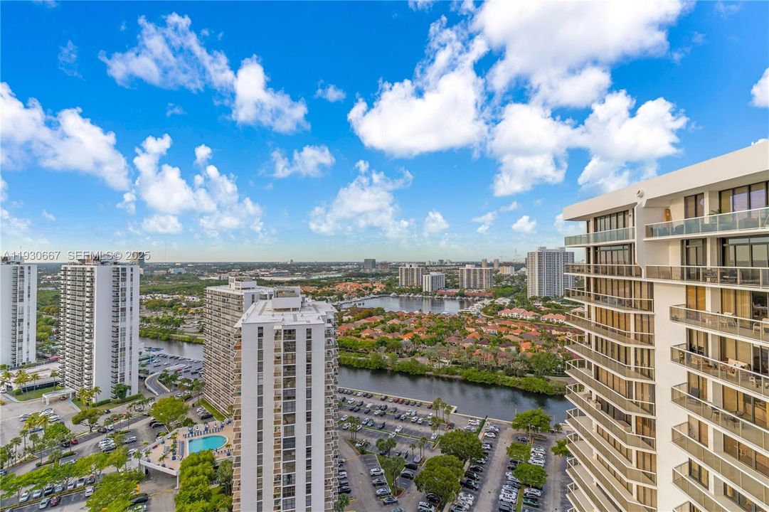 For Sale: $1,679,000 (3 beds, 2 baths, 2080 Square Feet)