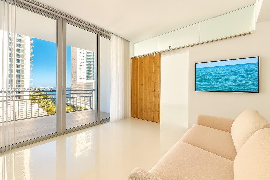 На продажу: $479,999 (2 спален, 2 ванн, 950 Квадратных фут)