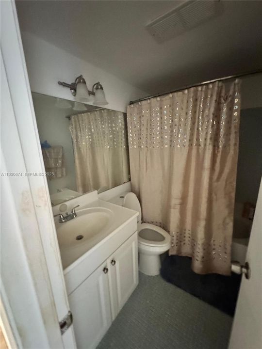 For Sale: $115,000 (1 beds, 1 baths, 570 Square Feet)