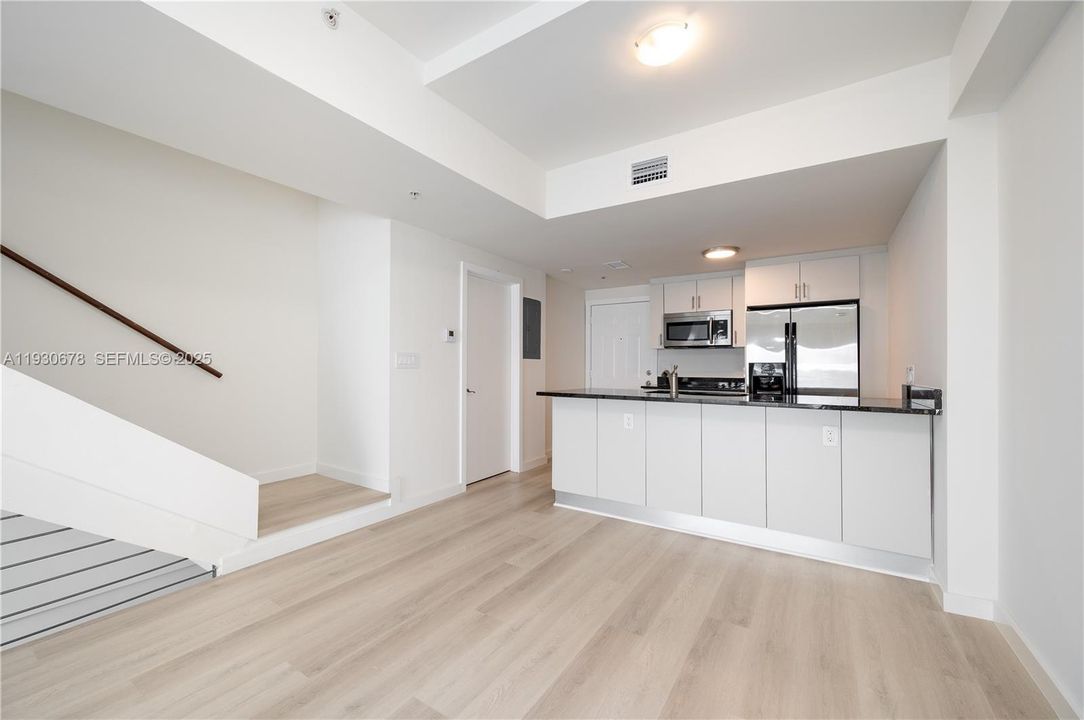 For Rent: $3,800 (2 beds, 2 baths, 1109 Square Feet)