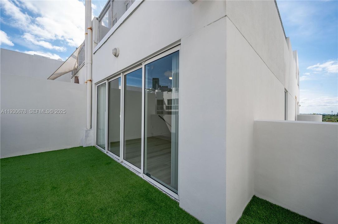 For Rent: $3,800 (2 beds, 2 baths, 1109 Square Feet)