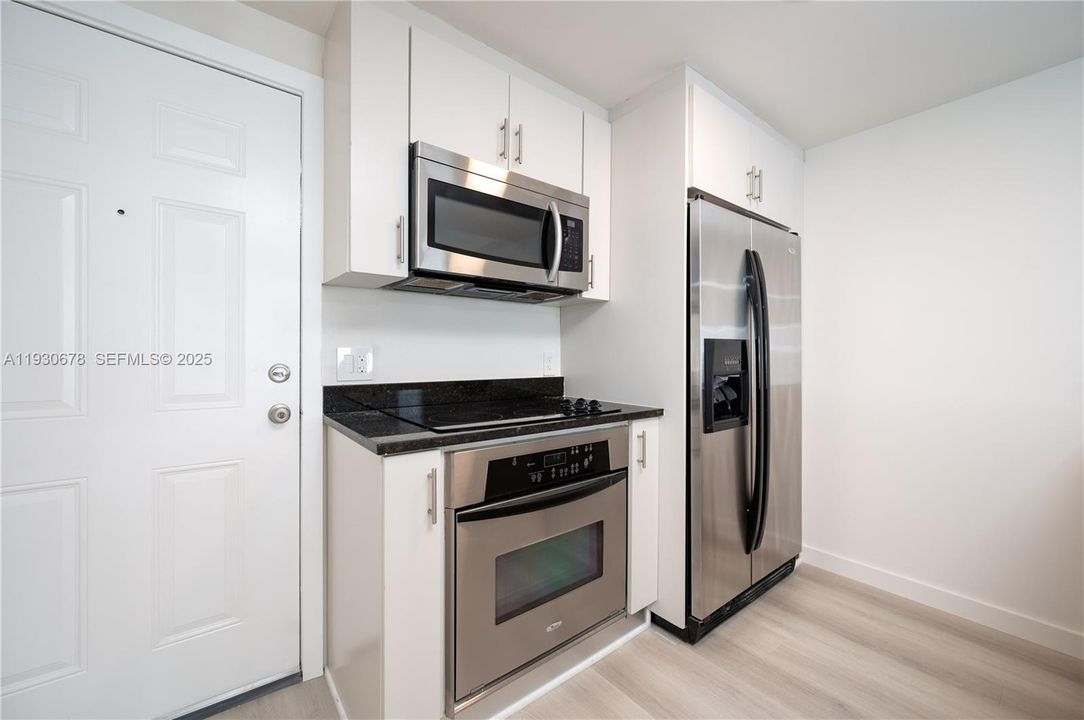 For Rent: $3,800 (2 beds, 2 baths, 1109 Square Feet)