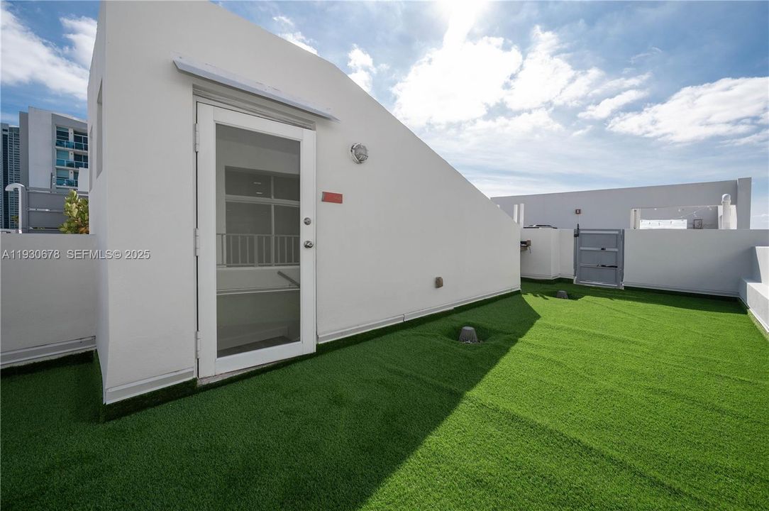 For Rent: $3,800 (2 beds, 2 baths, 1109 Square Feet)