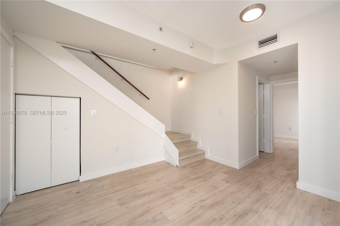 For Rent: $3,800 (2 beds, 2 baths, 1109 Square Feet)