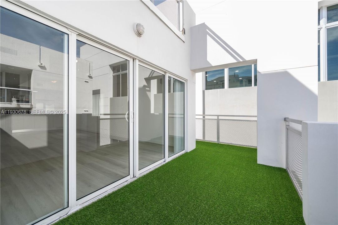 For Rent: $3,800 (2 beds, 2 baths, 1109 Square Feet)