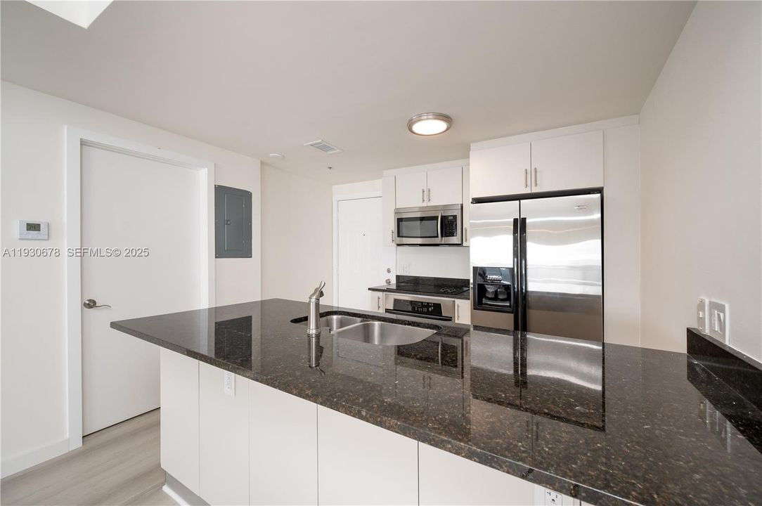 For Rent: $3,800 (2 beds, 2 baths, 1109 Square Feet)