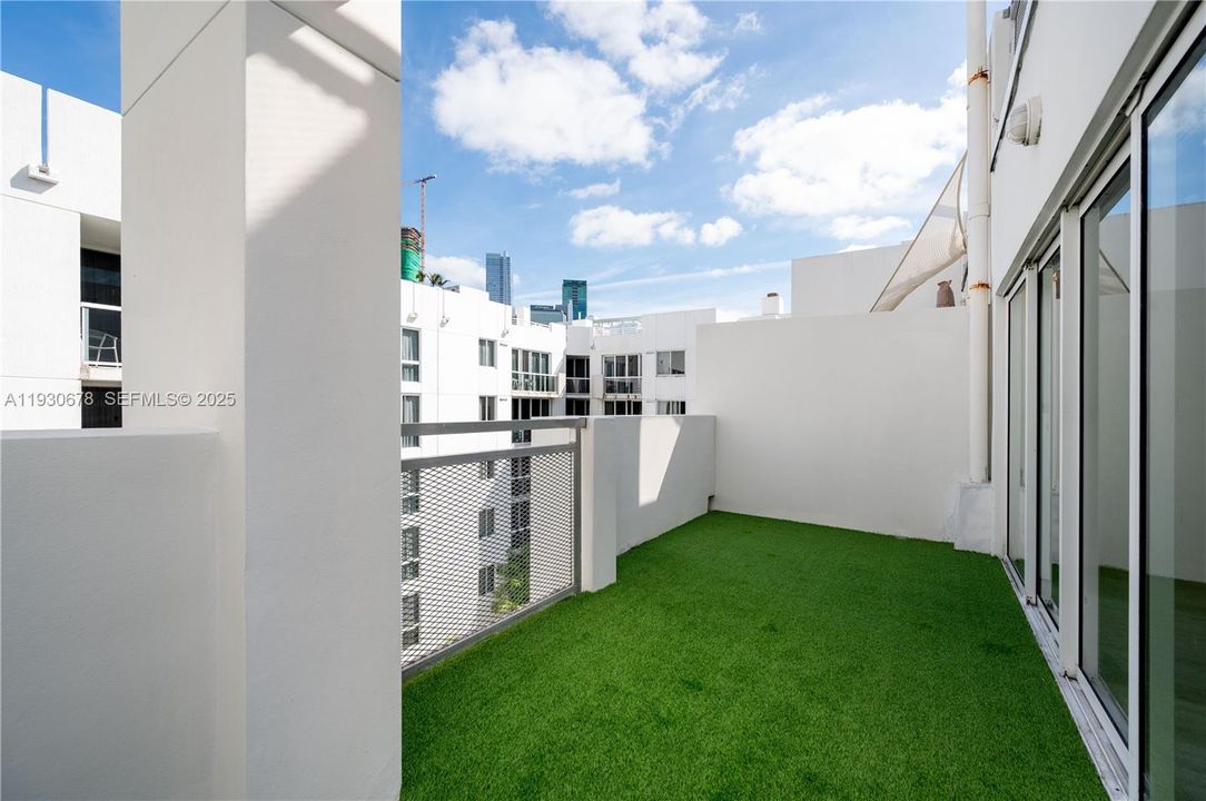 For Rent: $3,800 (2 beds, 2 baths, 1109 Square Feet)