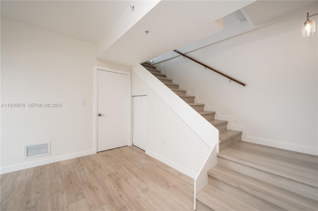 For Rent: $3,800 (2 beds, 2 baths, 1109 Square Feet)