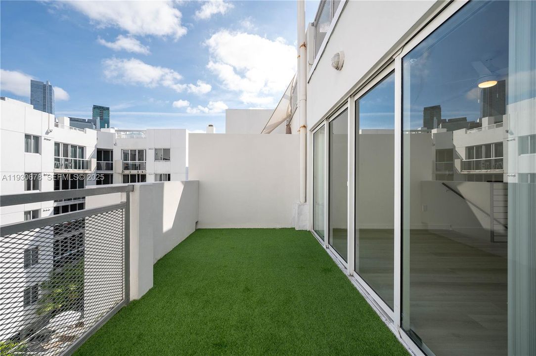 For Rent: $3,800 (2 beds, 2 baths, 1109 Square Feet)