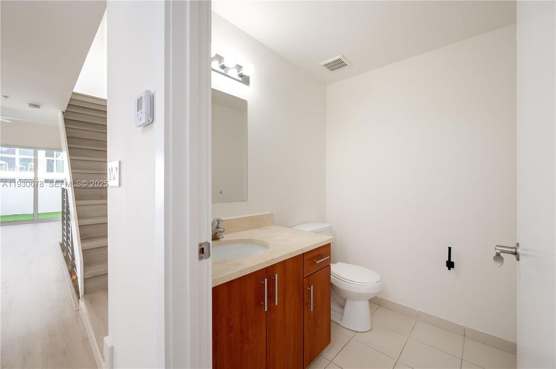 For Rent: $3,800 (2 beds, 2 baths, 1109 Square Feet)