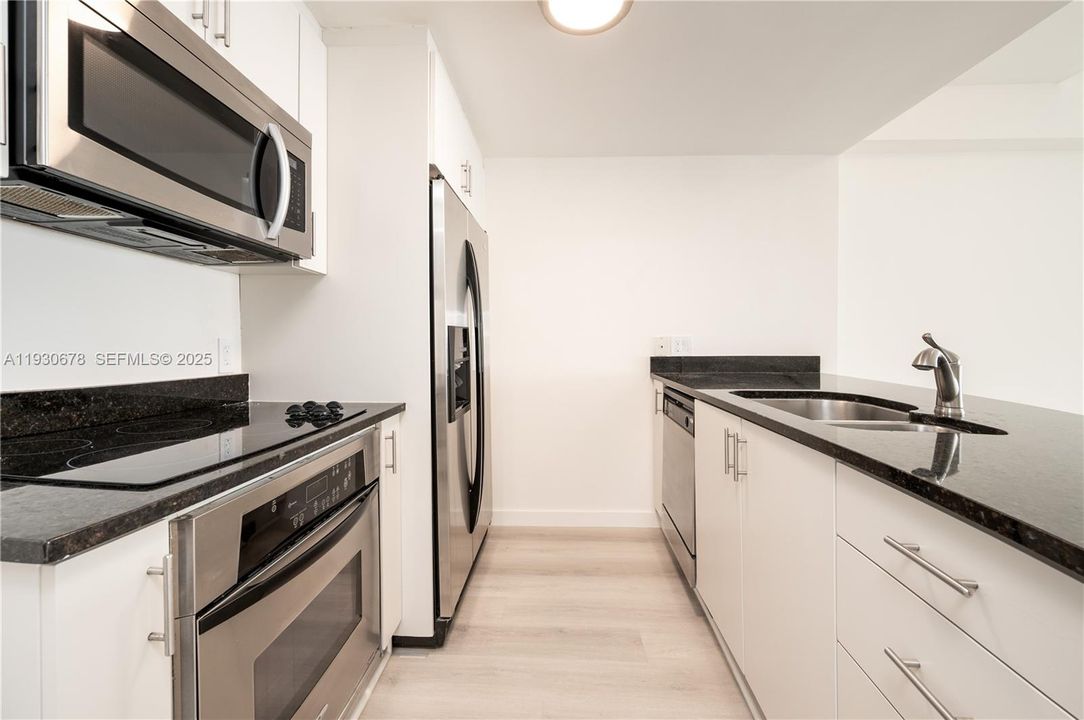 For Rent: $3,800 (2 beds, 2 baths, 1109 Square Feet)