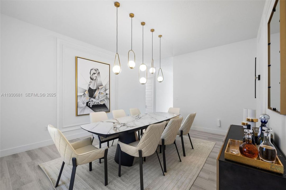 En Venta: $2,189,000 (6 camas, 6 baños, 4836 Pies cuadrados)