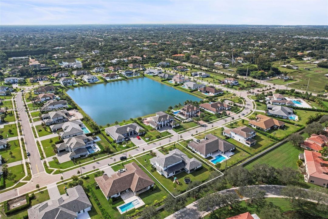 En Venta: $2,189,000 (6 camas, 6 baños, 4836 Pies cuadrados)