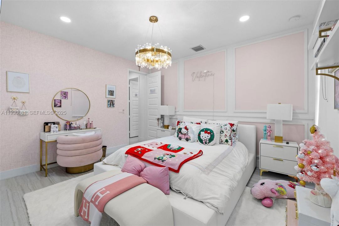 En Venta: $2,189,000 (6 camas, 6 baños, 4836 Pies cuadrados)