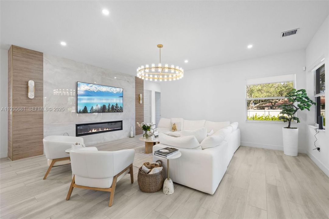 En Venta: $2,189,000 (6 camas, 6 baños, 4836 Pies cuadrados)