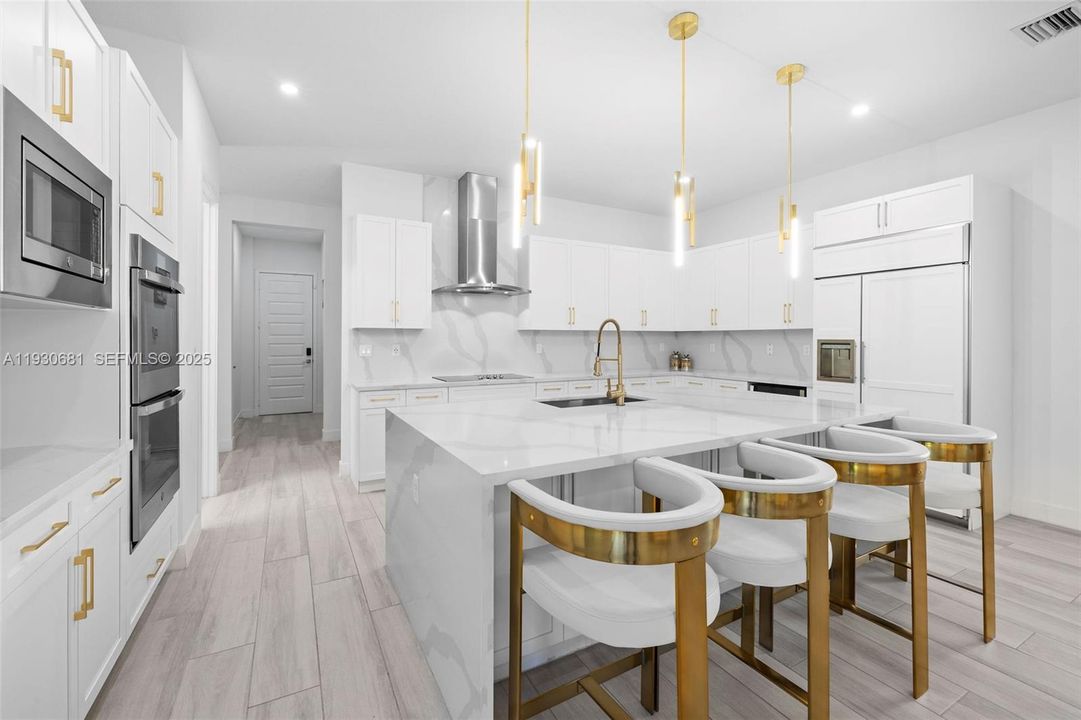 En Venta: $2,189,000 (6 camas, 6 baños, 4836 Pies cuadrados)