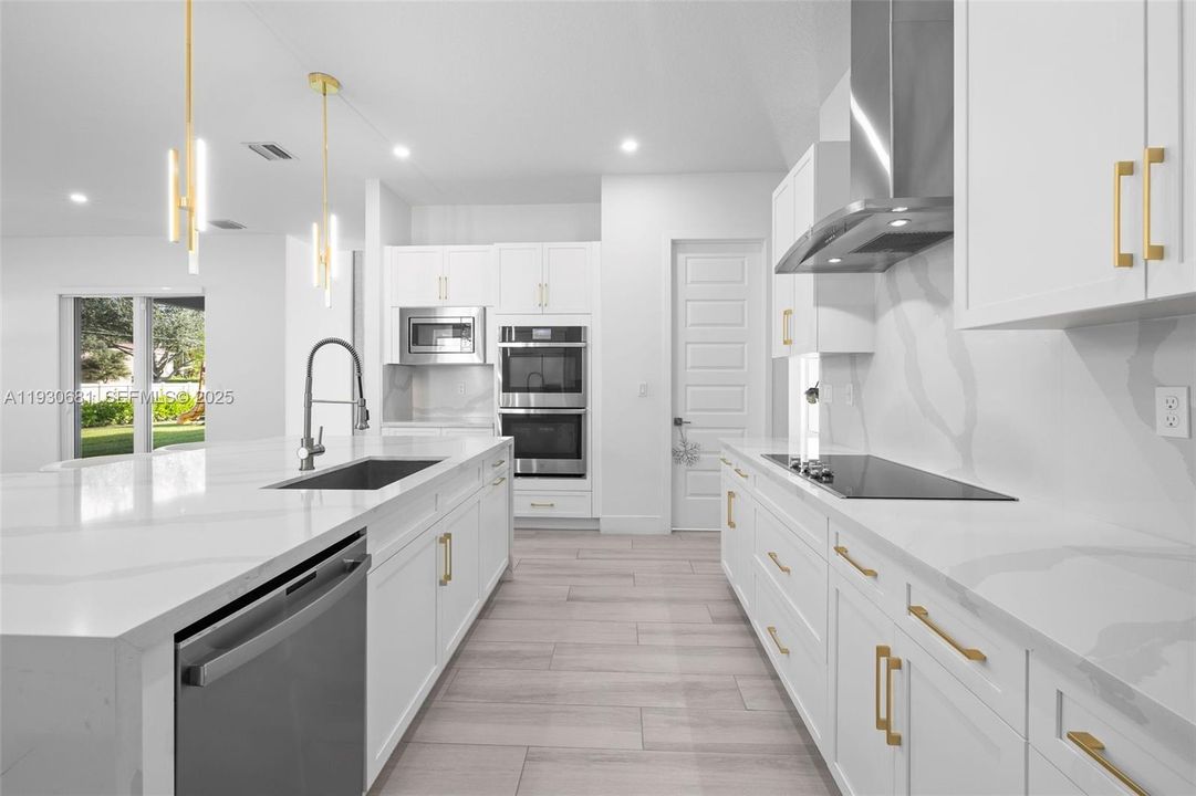 En Venta: $2,189,000 (6 camas, 6 baños, 4836 Pies cuadrados)