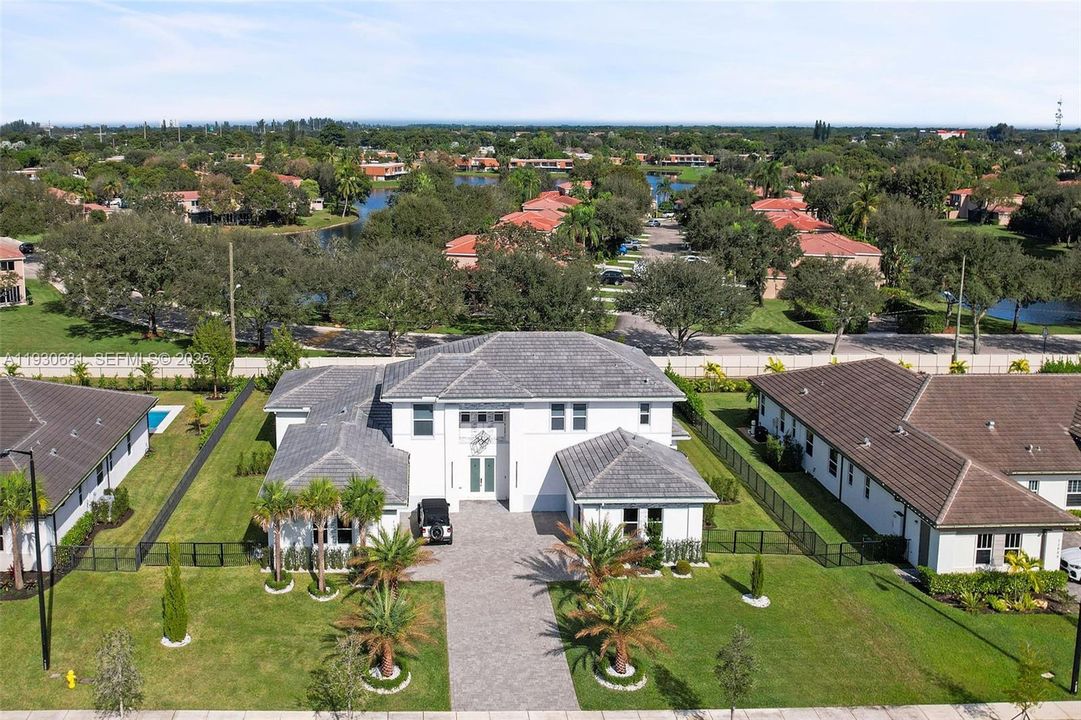 En Venta: $2,189,000 (6 camas, 6 baños, 4836 Pies cuadrados)