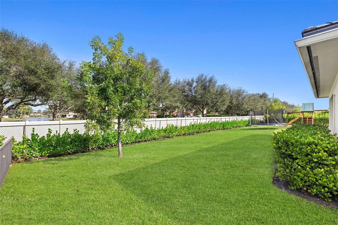 En Venta: $2,189,000 (6 camas, 6 baños, 4836 Pies cuadrados)