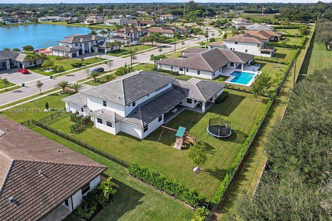 En Venta: $2,189,000 (6 camas, 6 baños, 4836 Pies cuadrados)