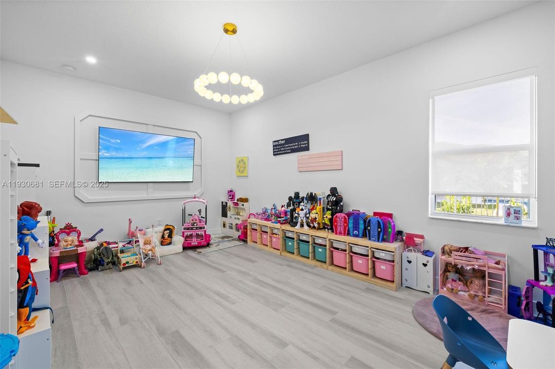 En Venta: $2,189,000 (6 camas, 6 baños, 4836 Pies cuadrados)