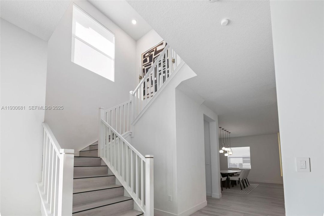 En Venta: $2,189,000 (6 camas, 6 baños, 4836 Pies cuadrados)