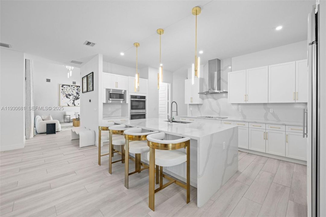 En Venta: $2,189,000 (6 camas, 6 baños, 4836 Pies cuadrados)