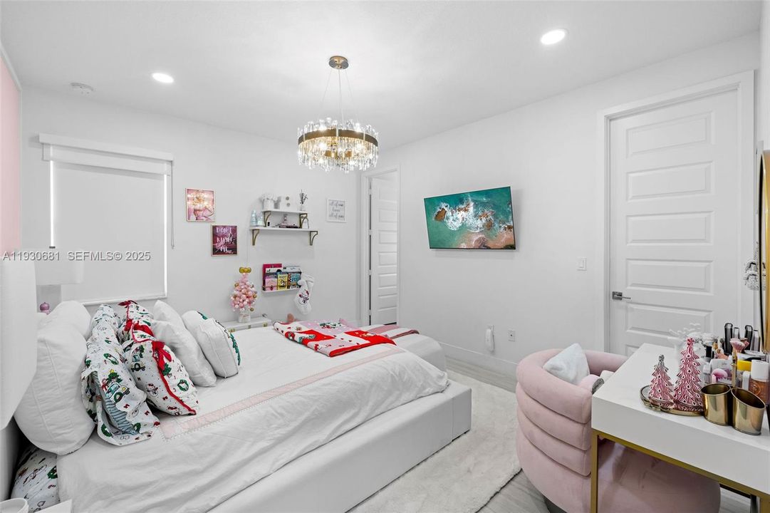 En Venta: $2,189,000 (6 camas, 6 baños, 4836 Pies cuadrados)