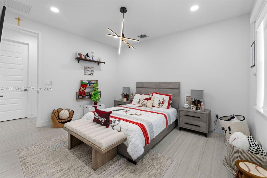 En Venta: $2,189,000 (6 camas, 6 baños, 4836 Pies cuadrados)