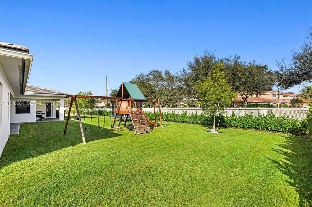 En Venta: $2,189,000 (6 camas, 6 baños, 4836 Pies cuadrados)