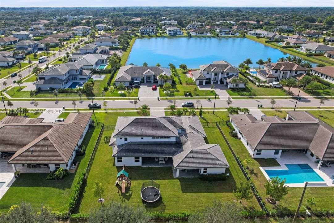 En Venta: $2,189,000 (6 camas, 6 baños, 4836 Pies cuadrados)