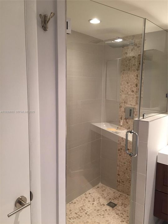 For Rent: $4,100 (2 beds, 2 baths, 1300 Square Feet)