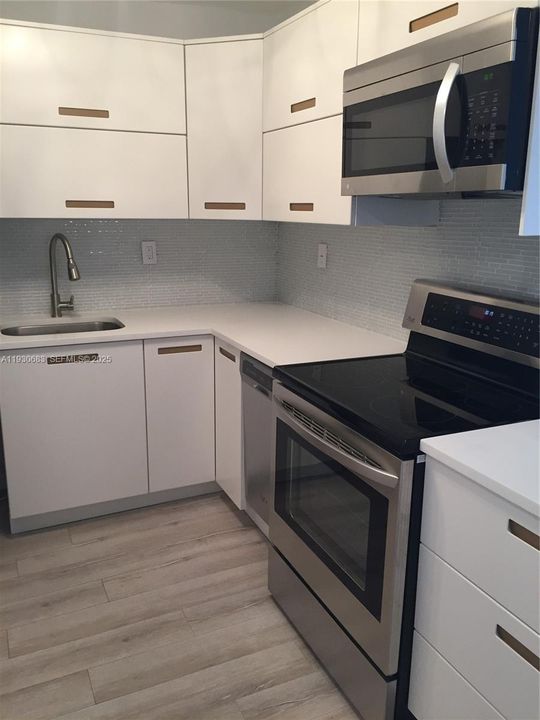 For Rent: $4,100 (2 beds, 2 baths, 1300 Square Feet)