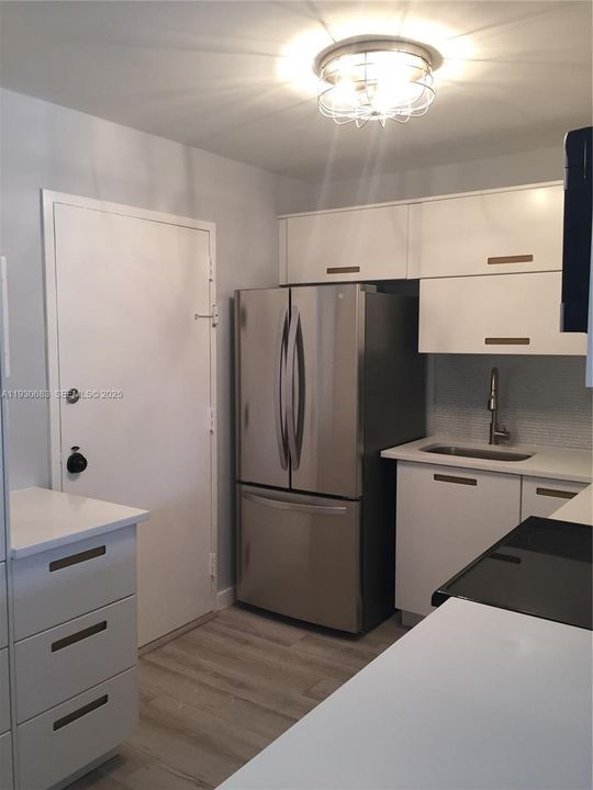 For Rent: $4,100 (2 beds, 2 baths, 1300 Square Feet)