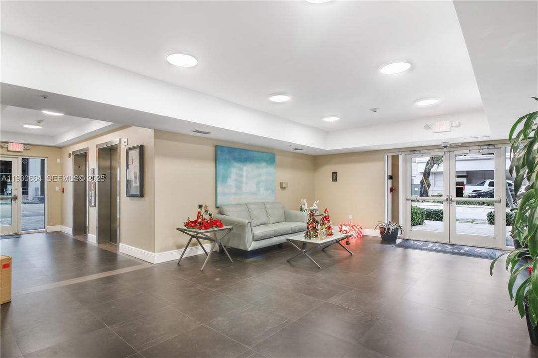 待售: $565,000 (2 贝兹, 2 浴室, 1219 平方英尺)