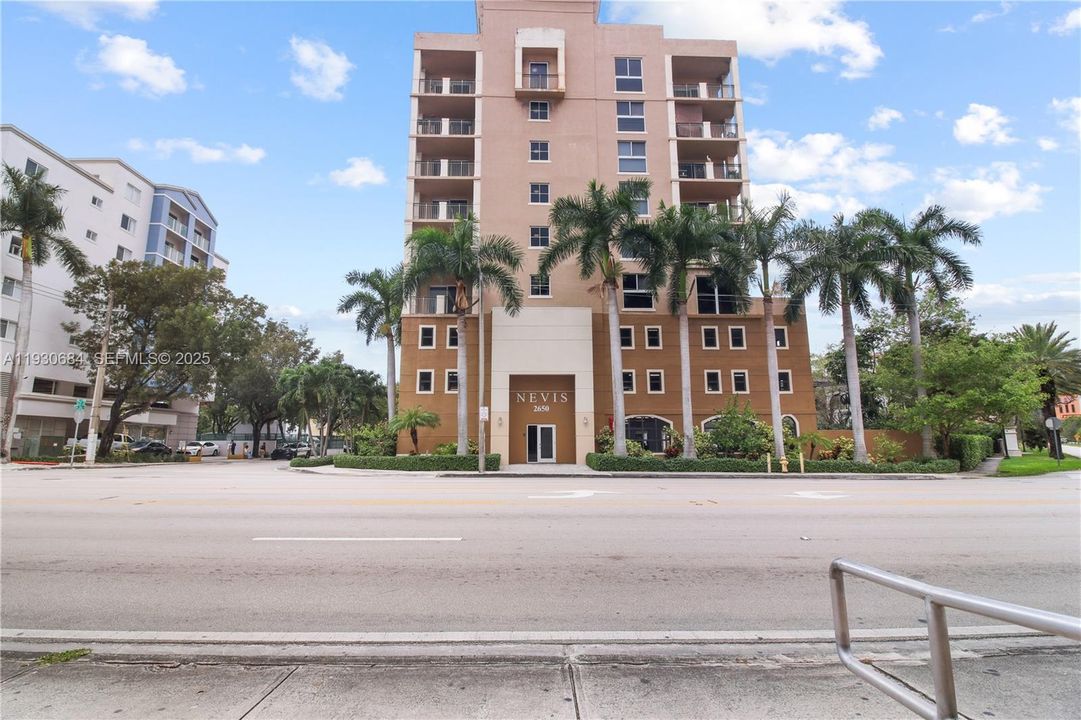 待售: $565,000 (2 贝兹, 2 浴室, 1219 平方英尺)