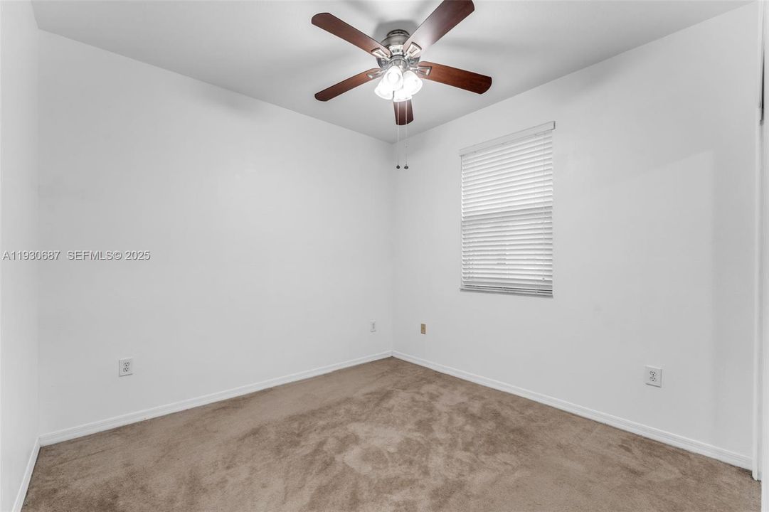 На продажу: $365,000 (3 спален, 2 ванн, 1679 Квадратных фут)