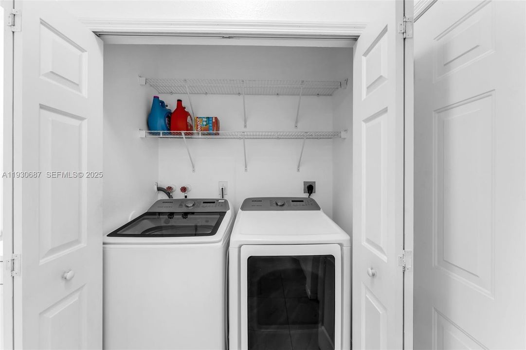 На продажу: $365,000 (3 спален, 2 ванн, 1679 Квадратных фут)