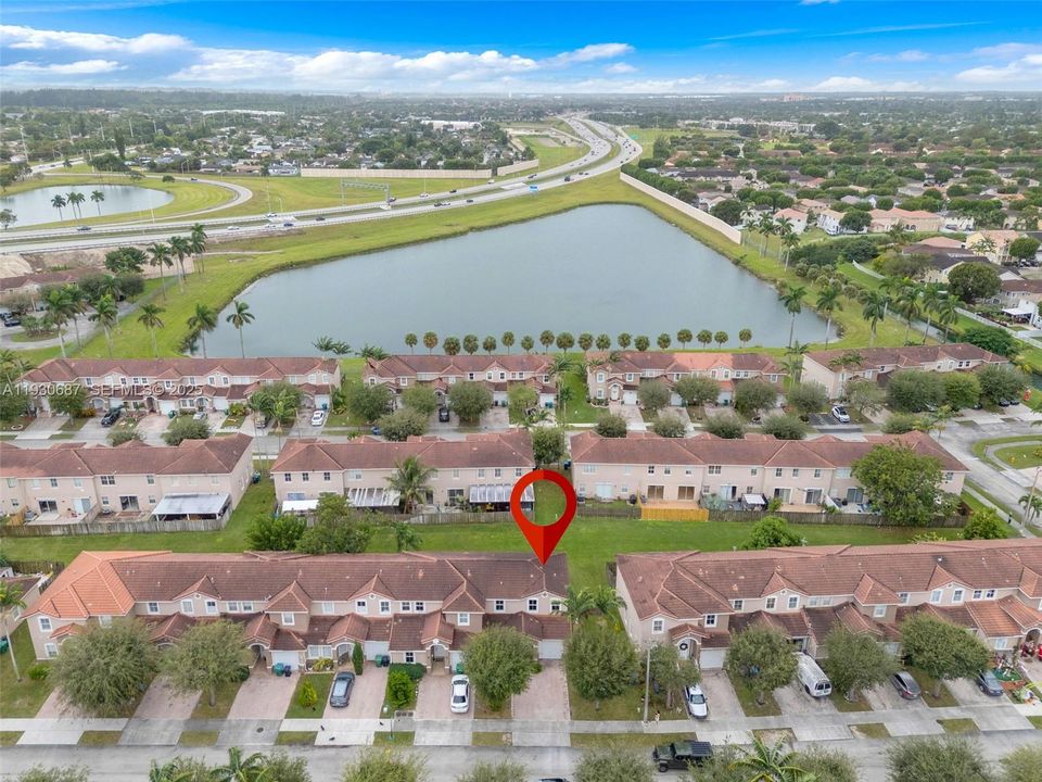 На продажу: $365,000 (3 спален, 2 ванн, 1679 Квадратных фут)