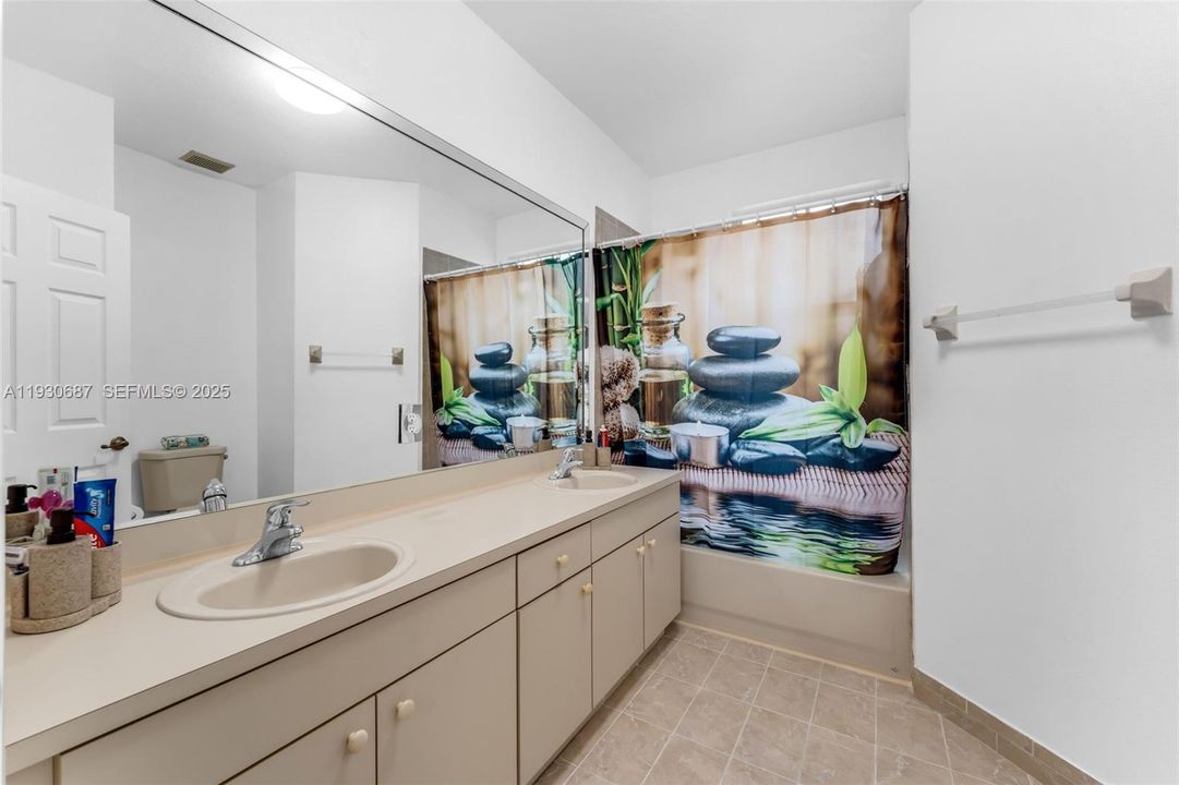 На продажу: $365,000 (3 спален, 2 ванн, 1679 Квадратных фут)