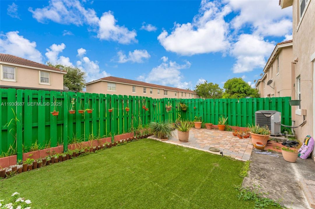 На продажу: $365,000 (3 спален, 2 ванн, 1679 Квадратных фут)