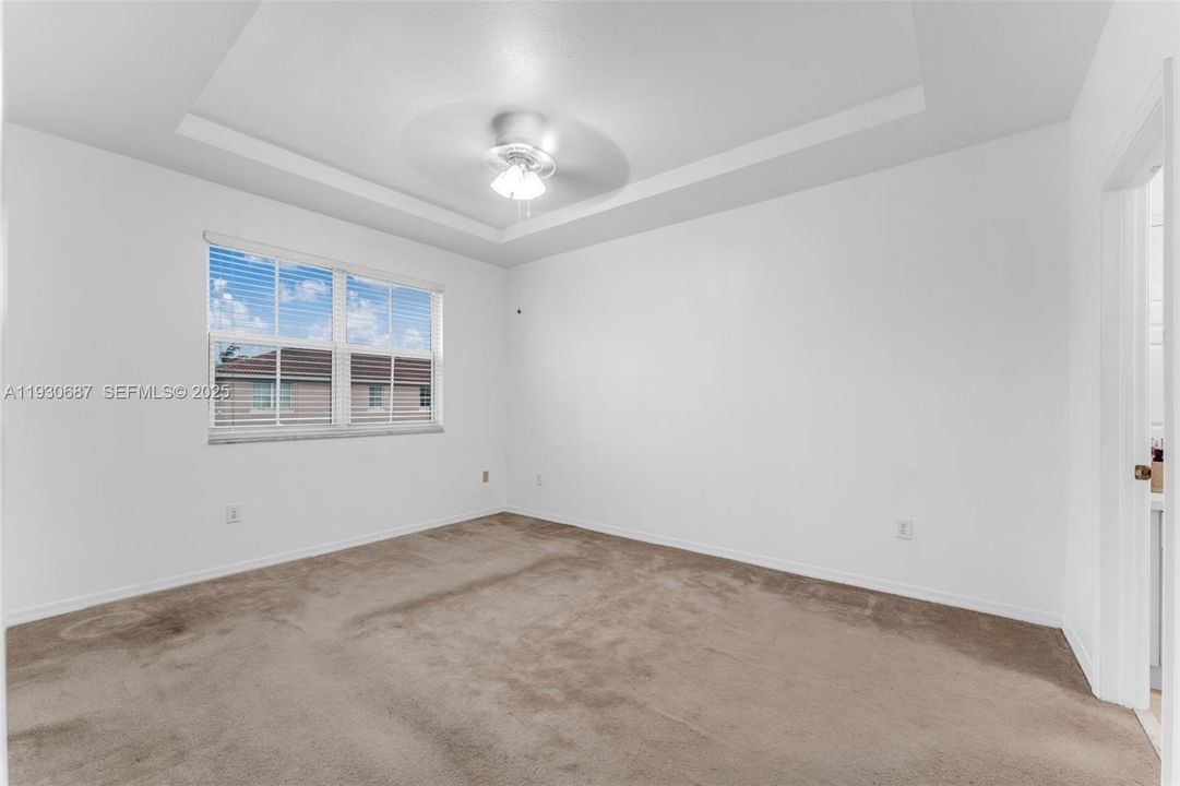 На продажу: $365,000 (3 спален, 2 ванн, 1679 Квадратных фут)