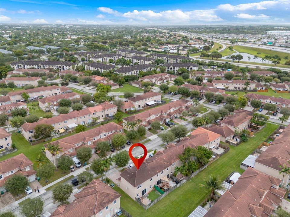 На продажу: $365,000 (3 спален, 2 ванн, 1679 Квадратных фут)