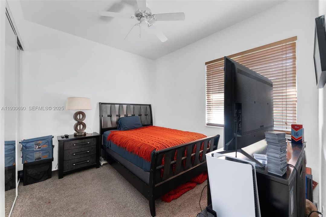 待售: $299,000 (2 贝兹, 2 浴室, 1146 平方英尺)