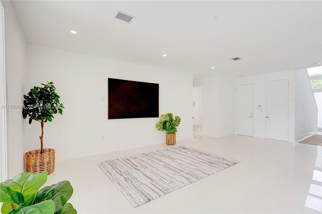 For Rent: $4,795 (4 beds, 3 baths, 2992 Square Feet)