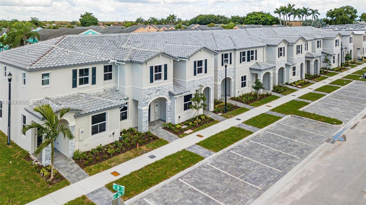 На продажу: $420,000 (3 спален, 2 ванн, 1545 Квадратных фут)