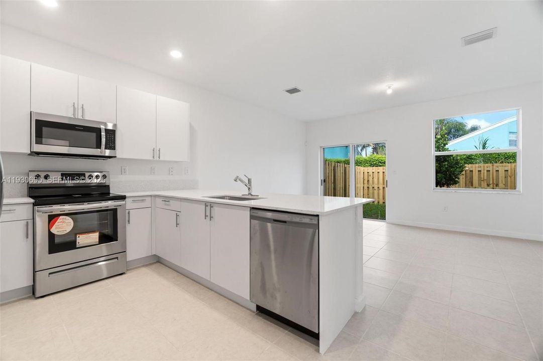 На продажу: $420,000 (3 спален, 2 ванн, 1545 Квадратных фут)