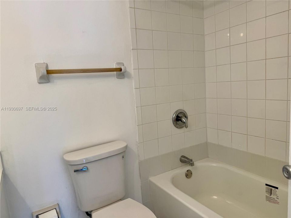 For Rent: $2,690 (2 beds, 2 baths, 1010 Square Feet)